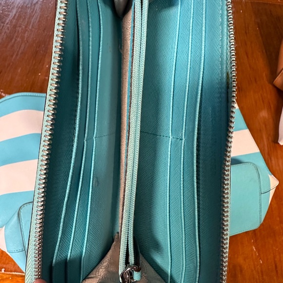 Michael Kors Tote & Wallet Set - Picture 2 of 7